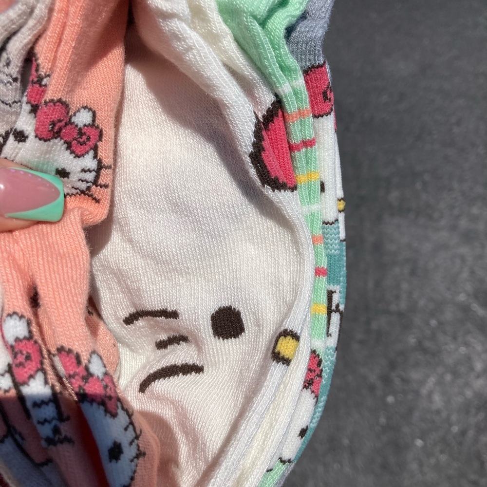 Hello kitty socks - Picture 3 of 6